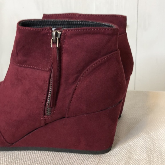 Simply Styled Burgundy Wedge Booties 10 m - Picture 7 of 11